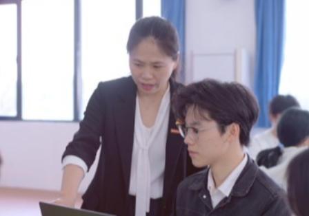 張敏：為測繪學(xué)子點亮職業(yè)燈塔